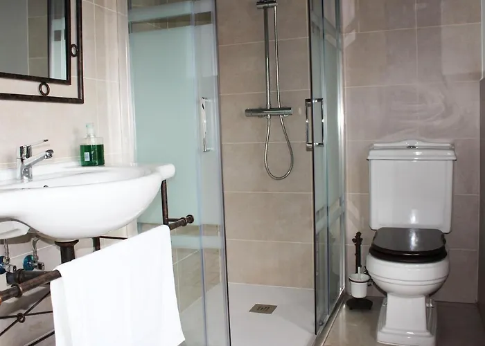 Camino Del Pinar كوينتانار دي لا سييرا