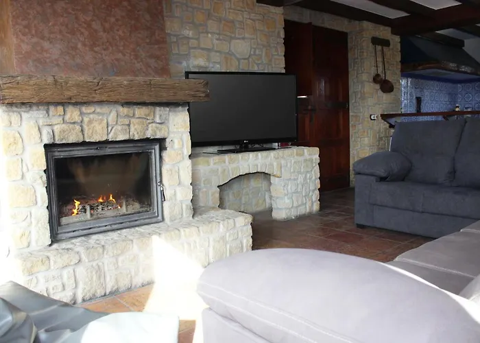 بيت للعطل Camino Del Pinar كوينتانار دي لا سييرا